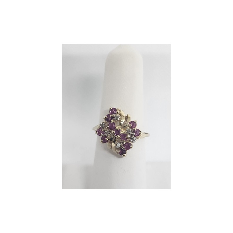 10K YELLOW GOLD RUBY & DIAMOND RING  SIZE 5.5