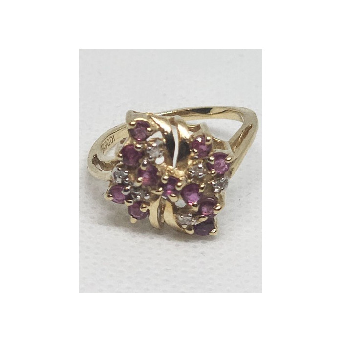 10K YELLOW GOLD RUBY & DIAMOND RING  SIZE 5.5