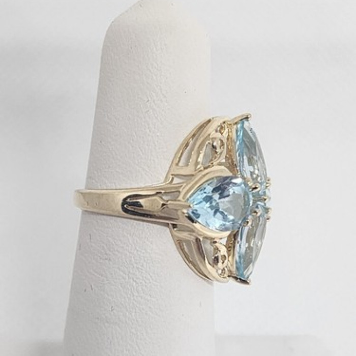 10K Yellow Gold & Topaz Ring Size 4