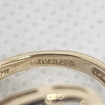 10K Yellow Gold & Topaz Ring Size 4