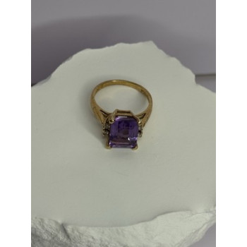 10K YELLOW GOLD AMETHYST & DIAMONDS RING SIZE 6.5