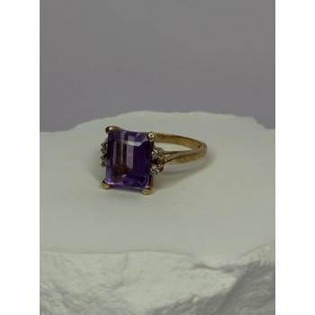 10K YELLOW GOLD AMETHYST & DIAMONDS RING SIZE 6.5