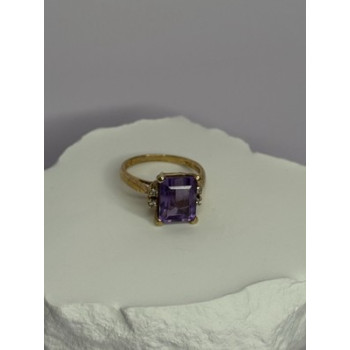 10K YELLOW GOLD AMETHYST & DIAMONDS RING SIZE 6.5