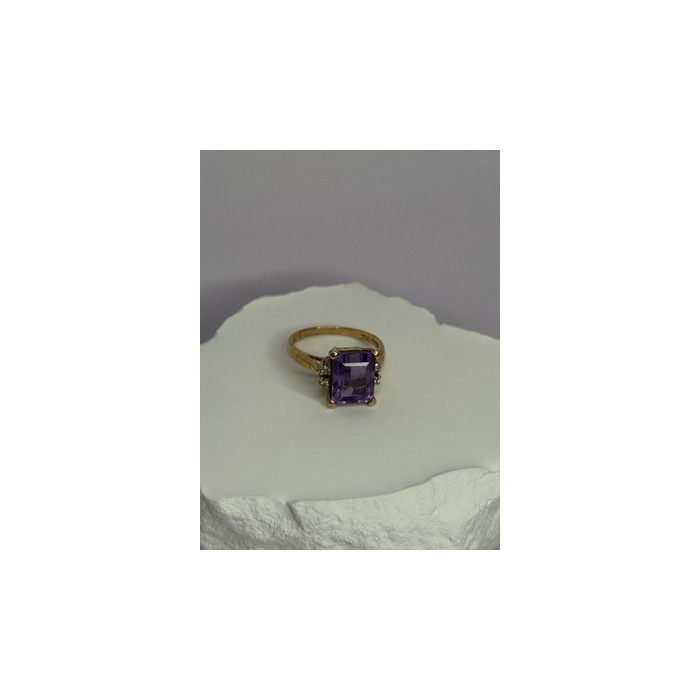 10K YELLOW GOLD AMETHYST & DIAMONDS RING SIZE 6.5