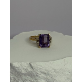 10K YELLOW GOLD AMETHYST & DIAMONDS RING SIZE 6.5