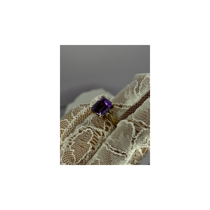 10K YELLOW GOLD AMETHYST & DIAMONDS RING SIZE 6.5