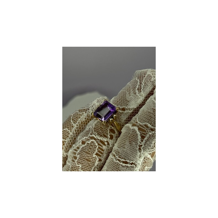 10K YELLOW GOLD AMETHYST & DIAMONDS RING SIZE 6.5