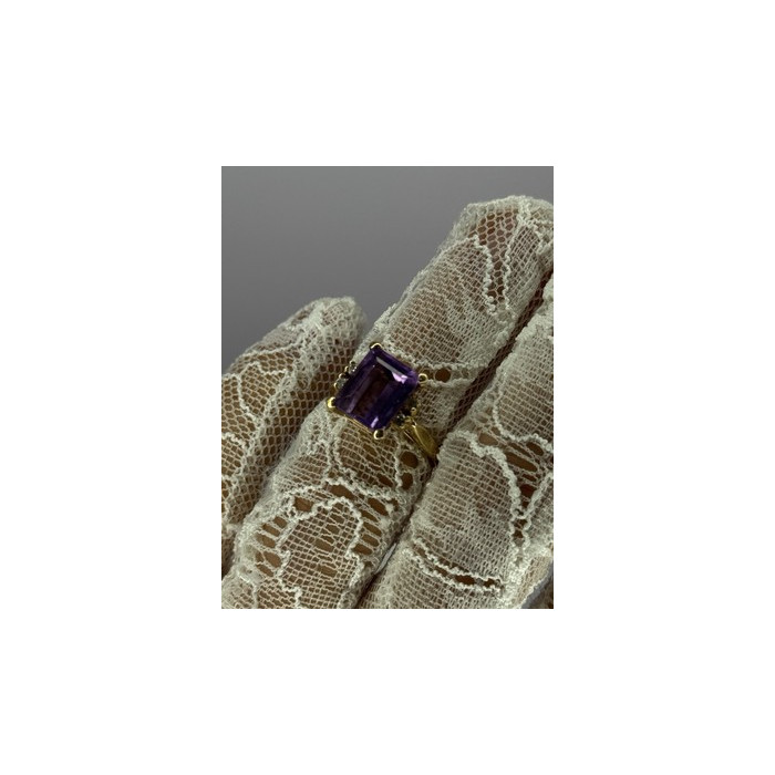 10K YELLOW GOLD AMETHYST & DIAMONDS RING SIZE 6.5
