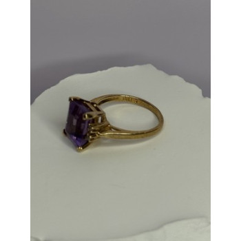 10K YELLOW GOLD AMETHYST & DIAMONDS RING SIZE 6.5