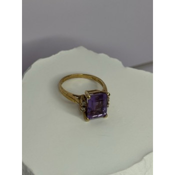 10K YELLOW GOLD AMETHYST & DIAMONDS RING SIZE 6.5