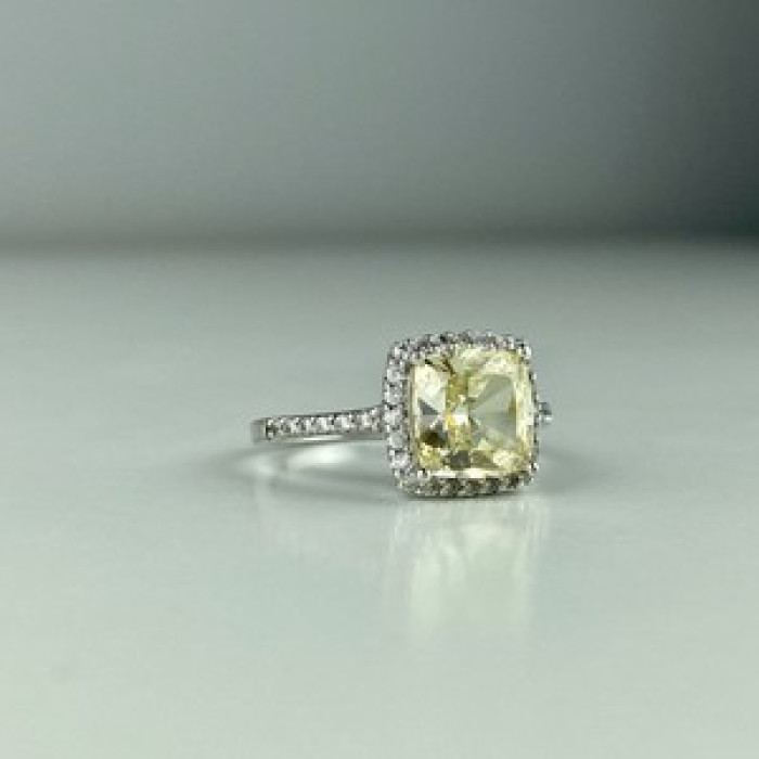 925 Sterling Silver CZ Ring Size 7