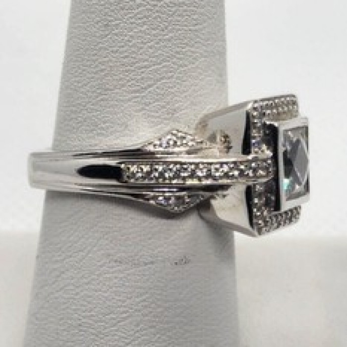 925 Sterling Silver CZ Ring Size 8