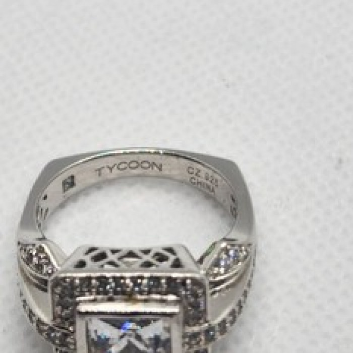 925 Sterling Silver CZ Ring Size 8