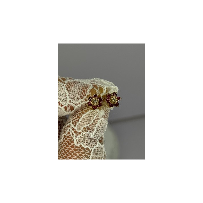 14K YELLOW GOLD RUBY & DIAMONDS FLOWER EARRINGS LENGTH 0.25 INCH