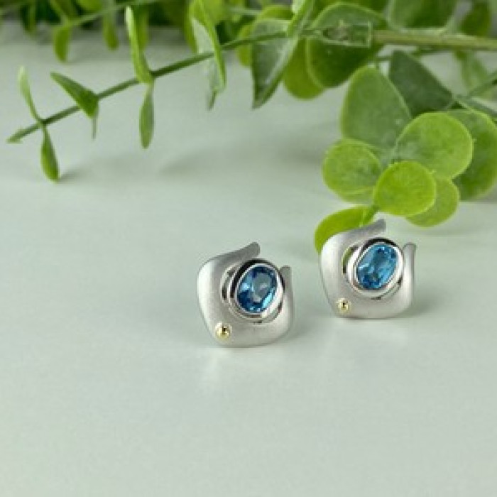 925 Sterling Silver Blue Topaz Stud Earrings