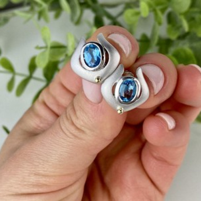 925 Sterling Silver Blue Topaz Stud Earrings