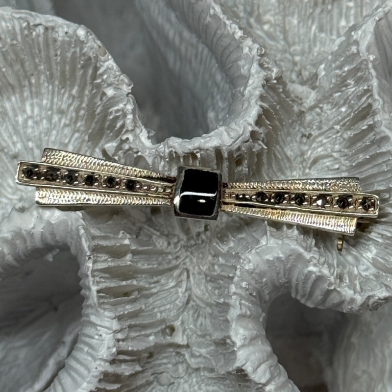925 Sterling Silver Onyx & Marcasite Brooch Length 1.8 Inch