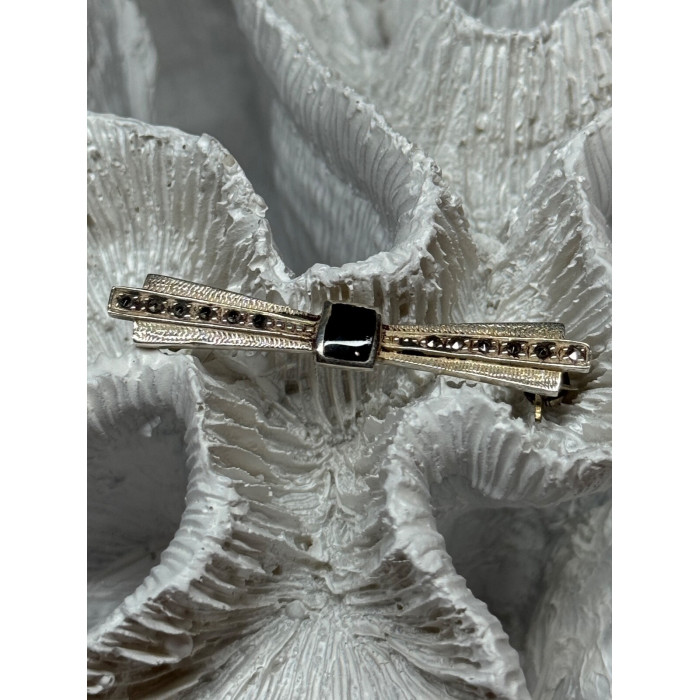 925 Sterling Silver Onyx & Marcasite Brooch Length 1.8 Inch