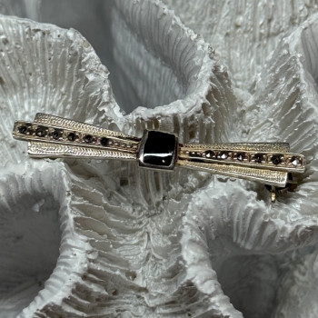 925 Sterling Silver Onyx & Marcasite Brooch Length 1.8 Inch