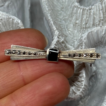 925 Sterling Silver Onyx & Marcasite Brooch Length 1.8 Inch