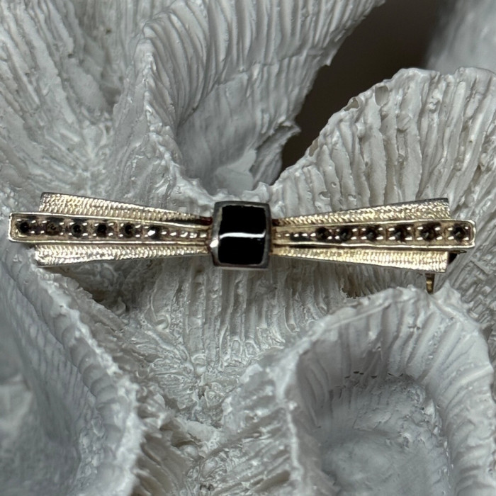 925 Sterling Silver Onyx & Marcasite Brooch Length 1.8 Inch