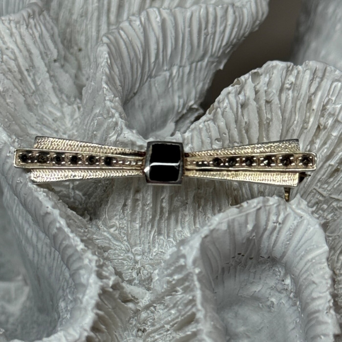 925 Sterling Silver Onyx & Marcasite Brooch Length 1.8 Inch