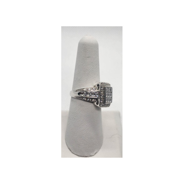 925 Sterling Silver CZ Ring Size 7.5