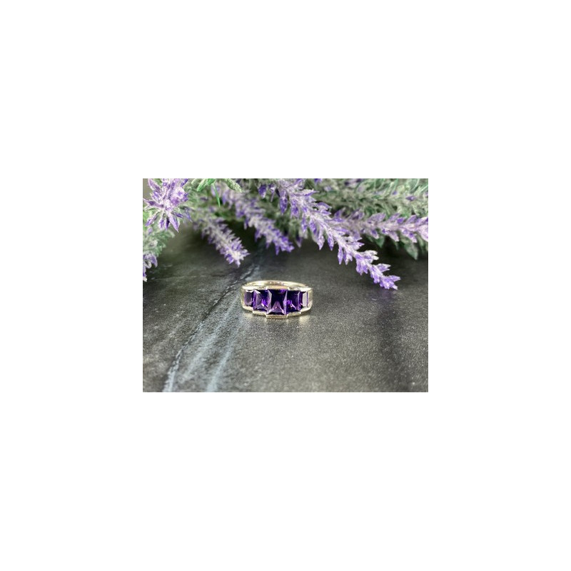 925 Sterling Silver Amethyst Ring Size 6.5