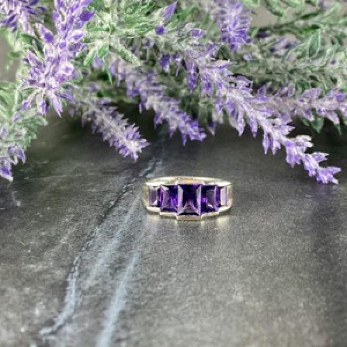 925 Sterling Silver Amethyst Ring Size 6.5