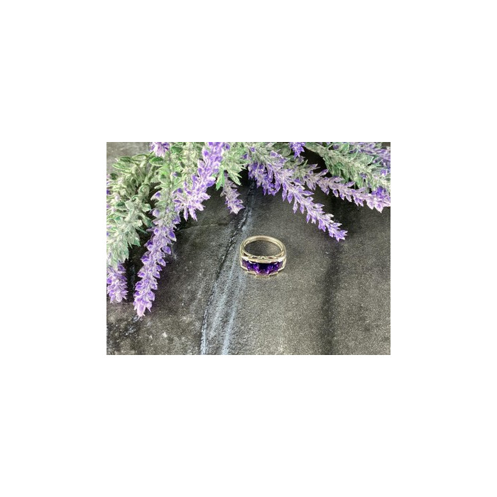 925 Sterling Silver Amethyst Ring Size 6.5