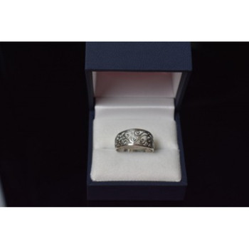 925 Sterling Silver Ring Size 8