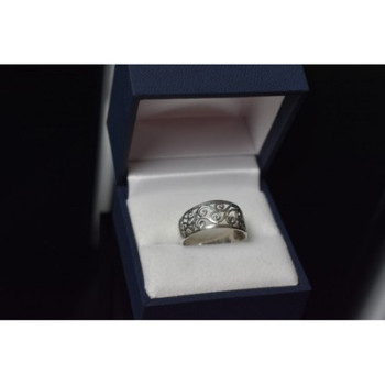 925 Sterling Silver Ring Size 8