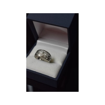 925 Sterling Silver Ring Size 8