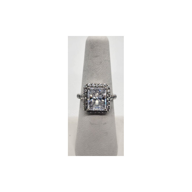 925 Sterling Silver CZ Ring Size 7