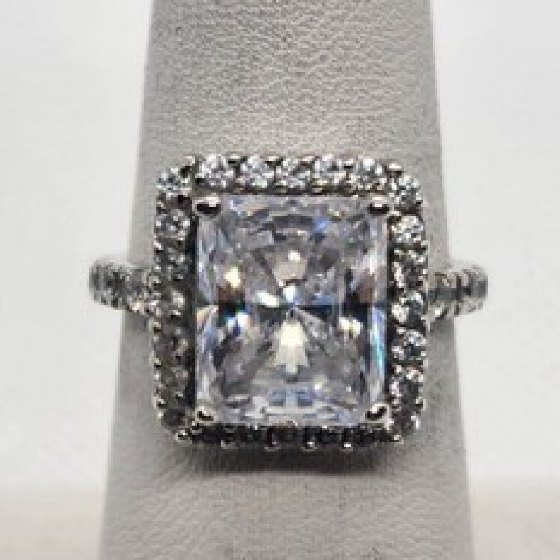 925 Sterling Silver CZ Ring Size 7