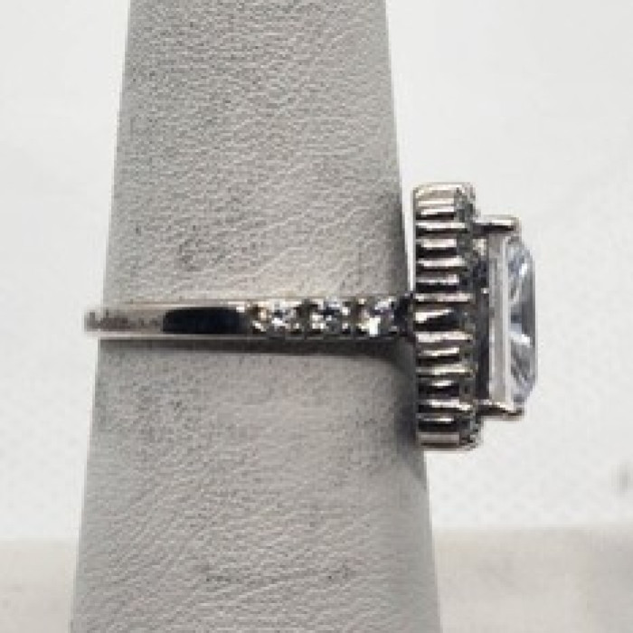 925 Sterling Silver CZ Ring Size 7