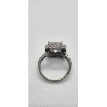 925 Sterling Silver CZ Ring Size 7
