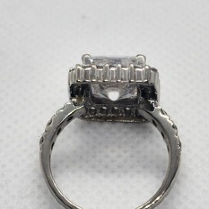925 Sterling Silver CZ Ring Size 7