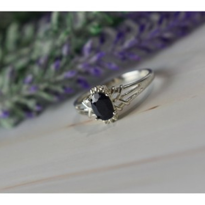 925 Sterling Silver Black Spinel Ring Size 10.25