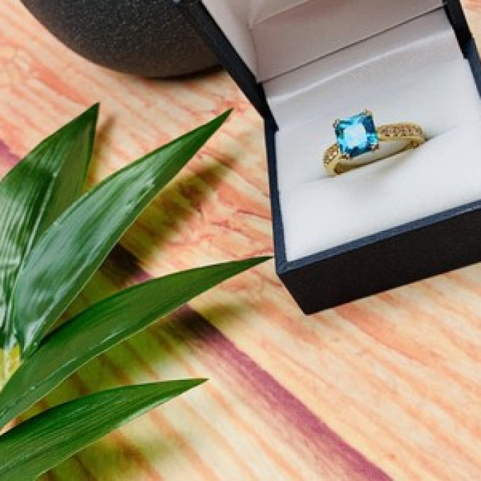 925 Sterling Silver Gold Plated Blue Topaz Ring Size 8