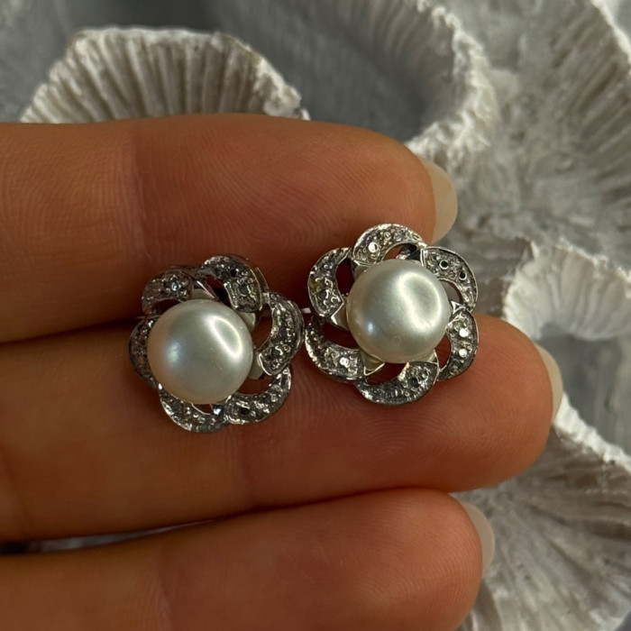 Beautiful 925 Sterling Silver Pearl Earrings Length 0.60 Inch