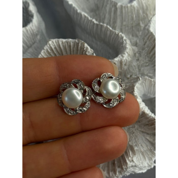 Beautiful 925 Sterling Silver Pearl Earrings Length 0.60 Inch