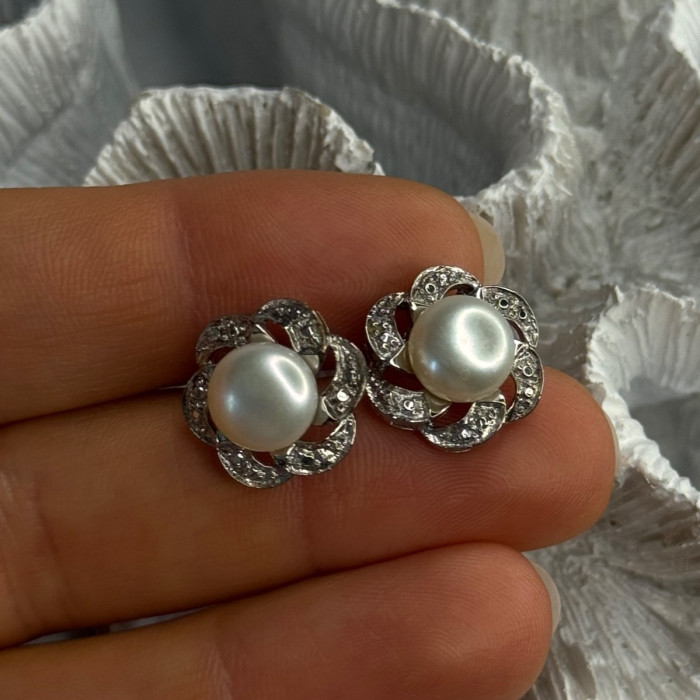 Beautiful 925 Sterling Silver Pearl Earrings Length 0.60 Inch
