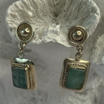Vintage Beautiful 925 Sterling Silver Jade Earrings Length 1.20 Inch