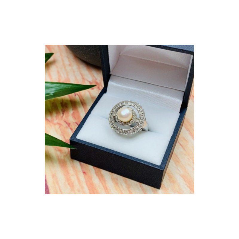 925 Sterling Silver Pearl Ring Size 8