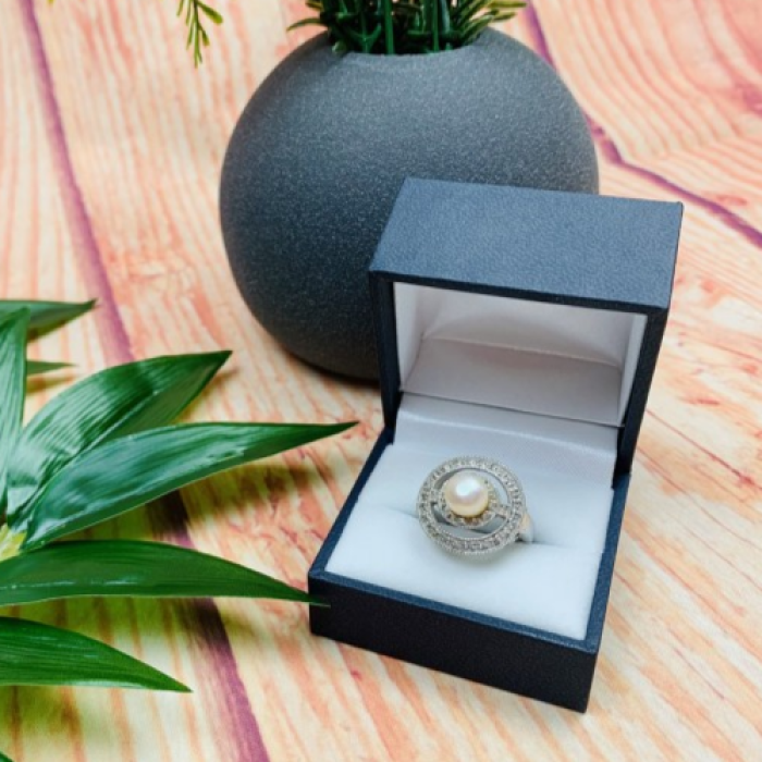 925 Sterling Silver Pearl Ring Size 8