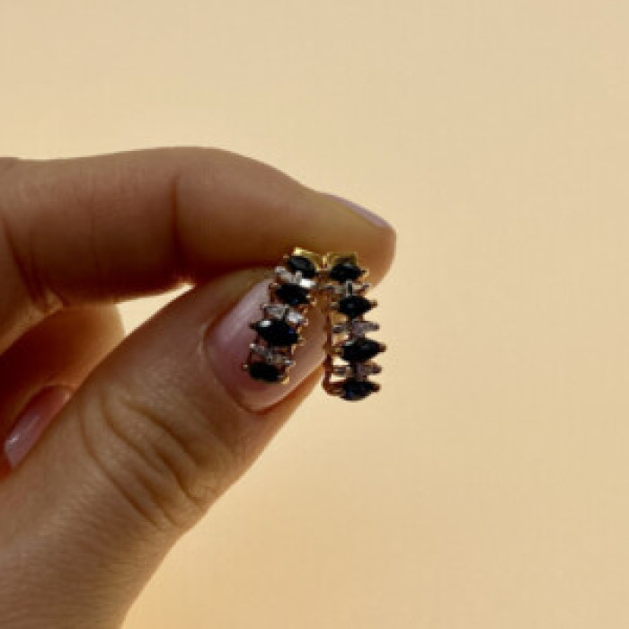 10K Yellow Gold Sapphires Earrings