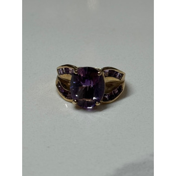 10K YELLOW GOLD AMETHYST RING SIZE 7