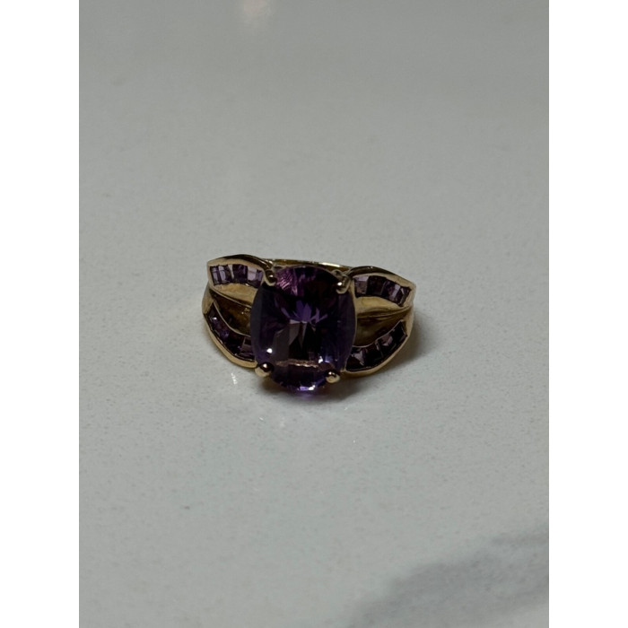 10K YELLOW GOLD AMETHYST RING SIZE 7