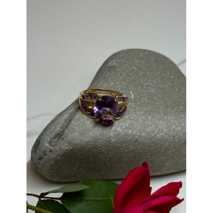 10K YELLOW GOLD AMETHYST RING SIZE 7